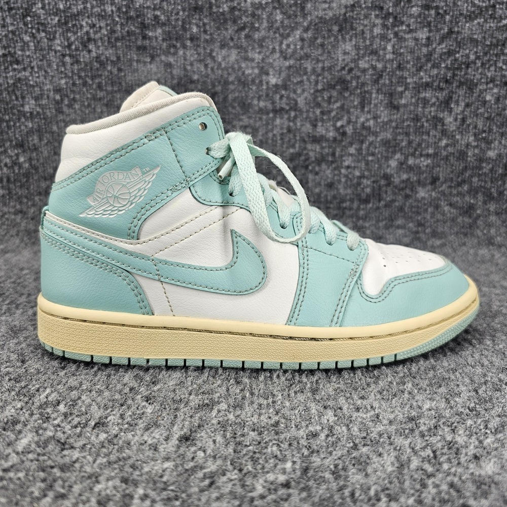 Air‎ Jordan 1 Mid Womens Size 6.5 White Light Dew Blue Mid Top Athletic Shoes